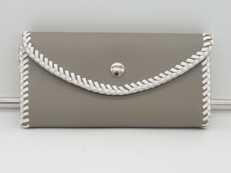 76-Clutch-Gray and White 